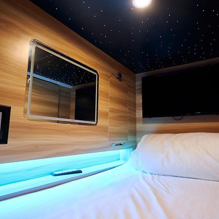 Pod Hotel Montréal Esterno foto